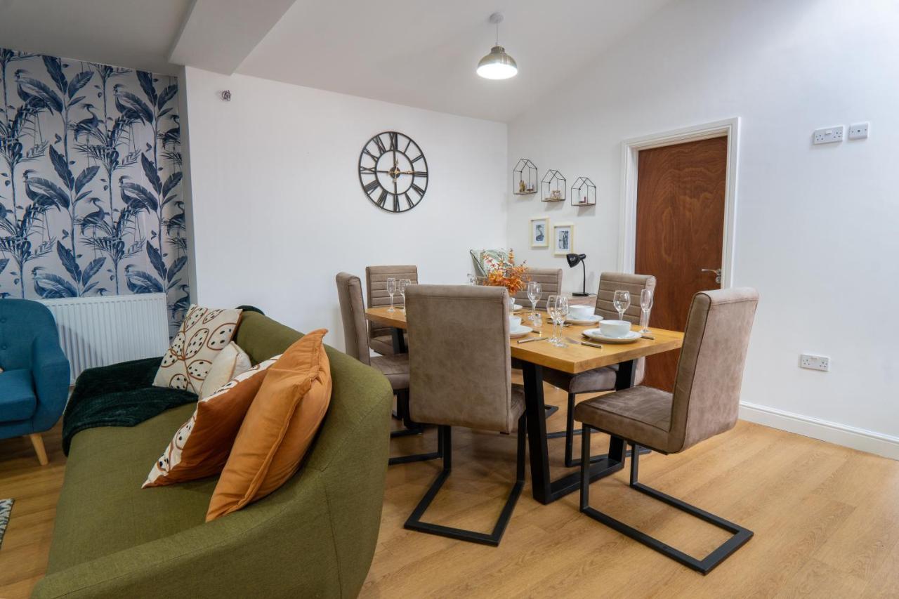 Heartland House, 7 Spacious Bedrooms Sleeps 4 Plus, Near Nec, Jlr,Bhx Birmingham Exterior foto