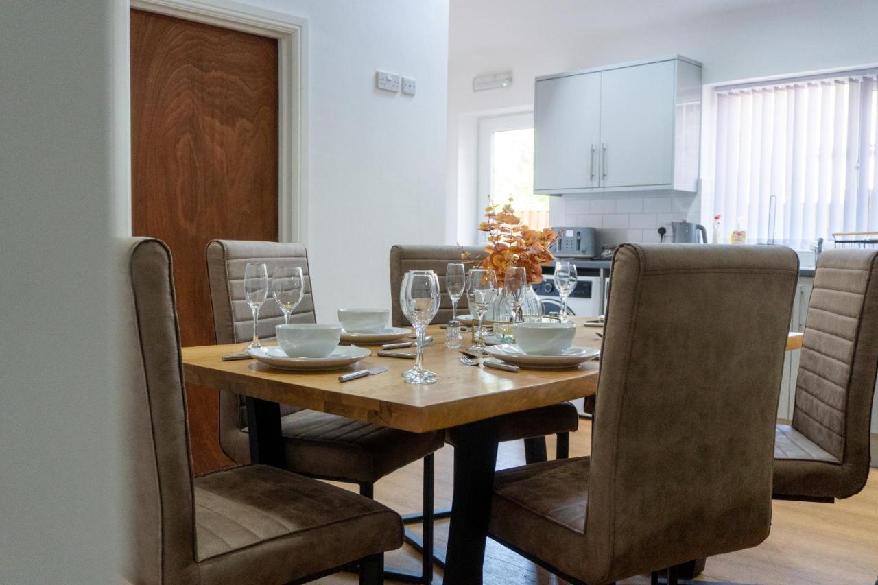 Heartland House, 7 Spacious Bedrooms Sleeps 4 Plus, Near Nec, Jlr,Bhx Birmingham Exterior foto