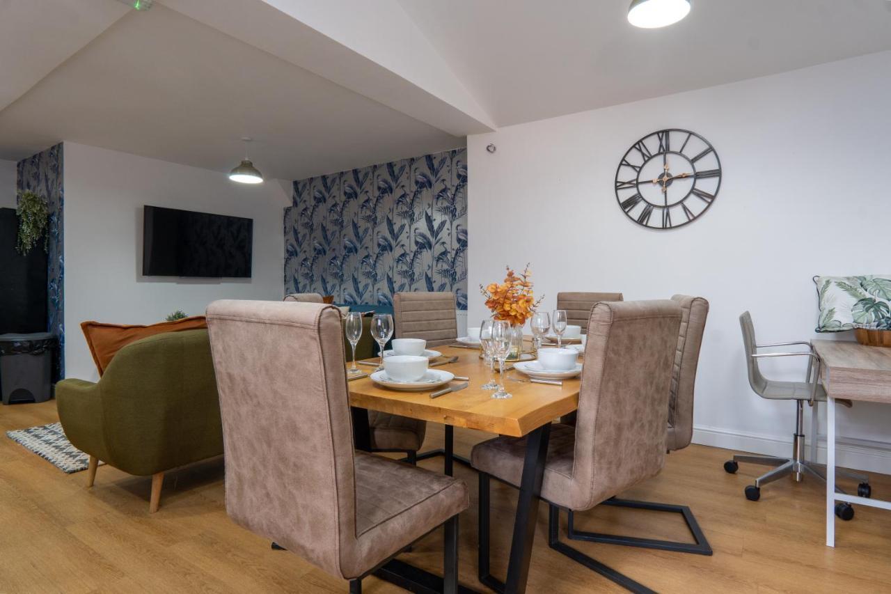 Heartland House, 7 Spacious Bedrooms Sleeps 4 Plus, Near Nec, Jlr,Bhx Birmingham Exterior foto
