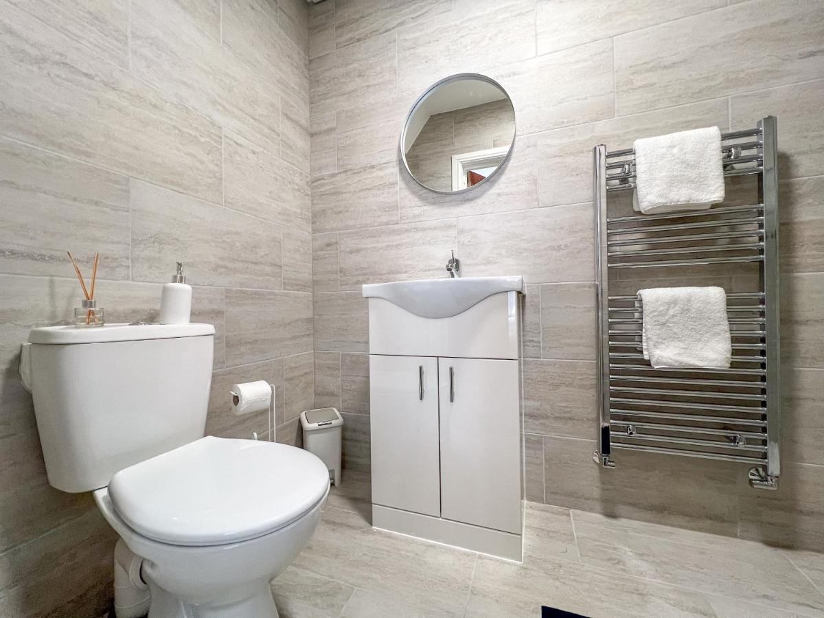Heartland House, 7 Spacious Bedrooms Sleeps 4 Plus, Near Nec, Jlr,Bhx Birmingham Exterior foto
