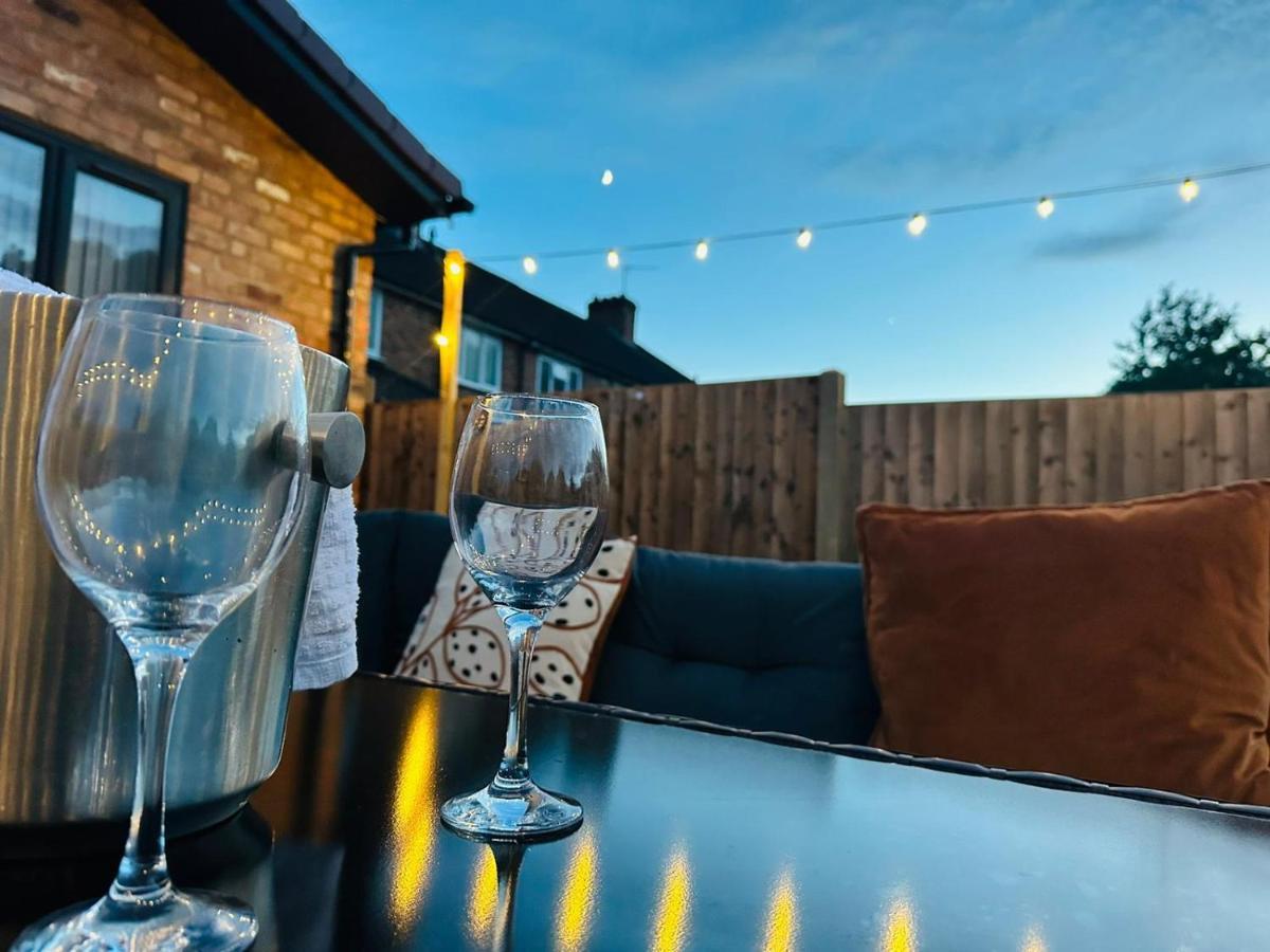 Heartland House, 7 Spacious Bedrooms Sleeps 4 Plus, Near Nec, Jlr,Bhx Birmingham Exterior foto